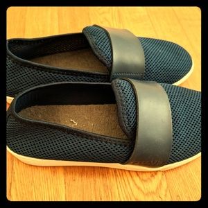 SUAVS Comfy Sneakers